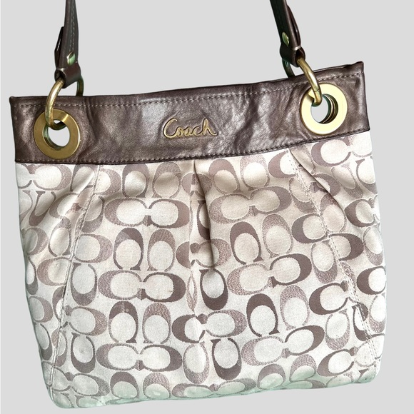 COACH Ashley Logo Signature Shoulder Bag Purse Jaquard & Leather F20265 - Picture 4 of 12